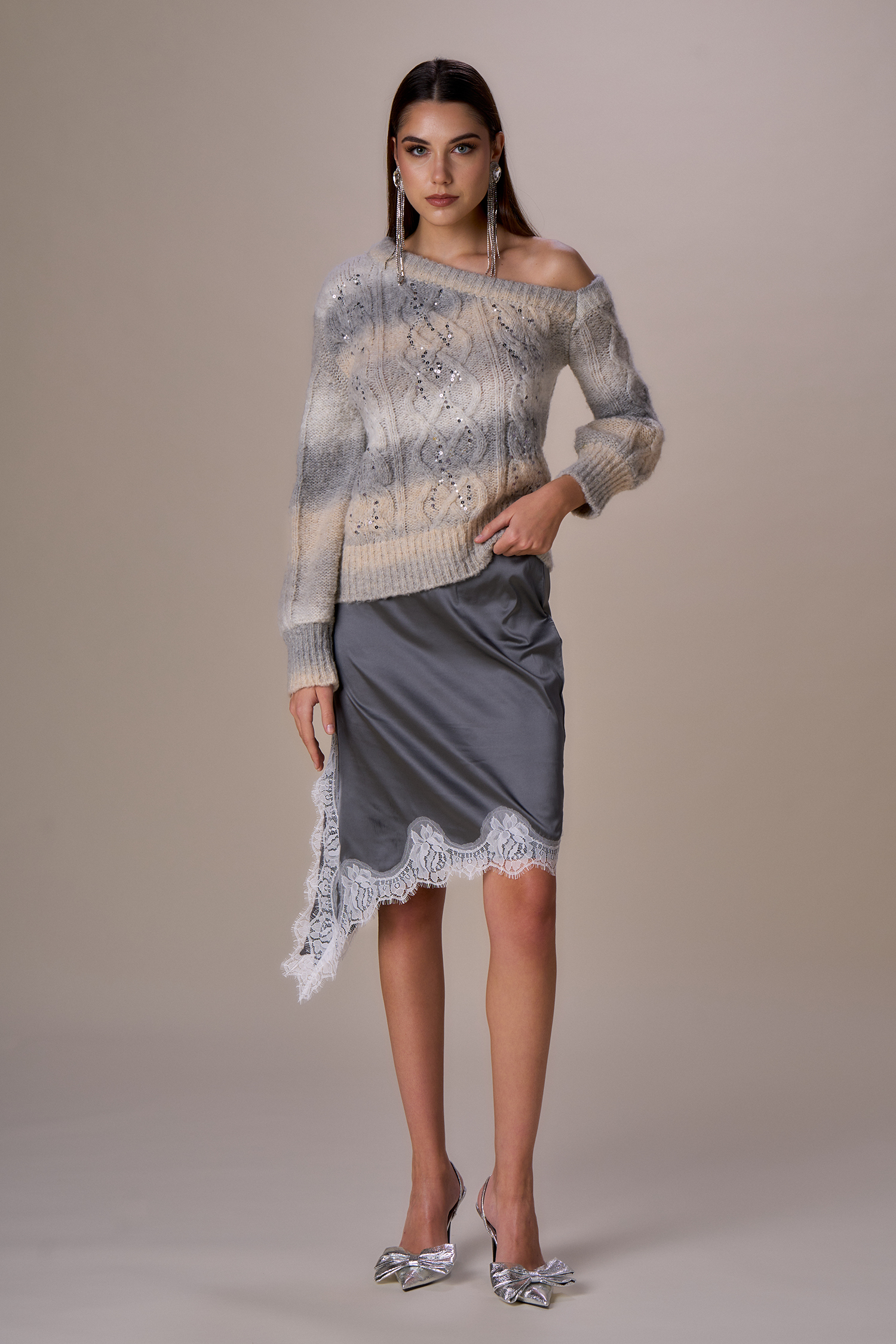 Gonna raso pizzo contrasto