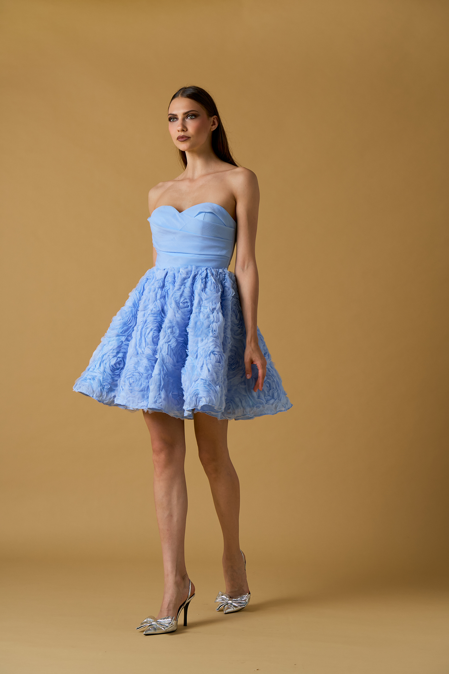 Abito corto tulle con rose - immagine 6