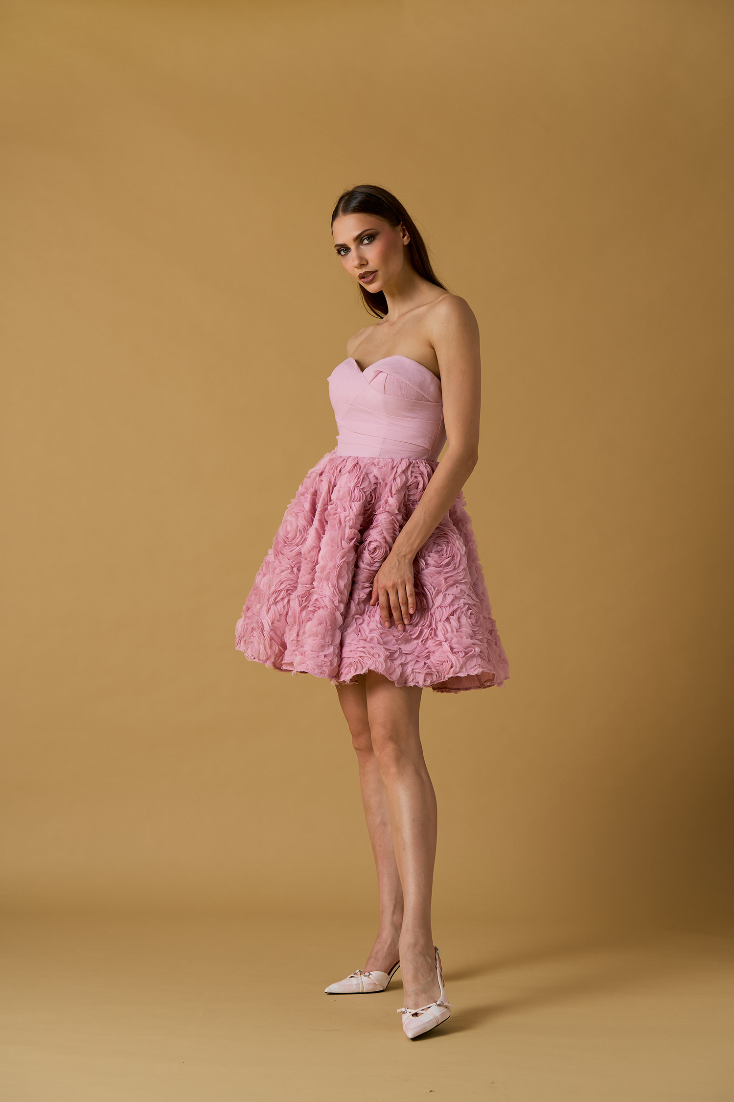 Abito corto tulle con rose - immagine 3