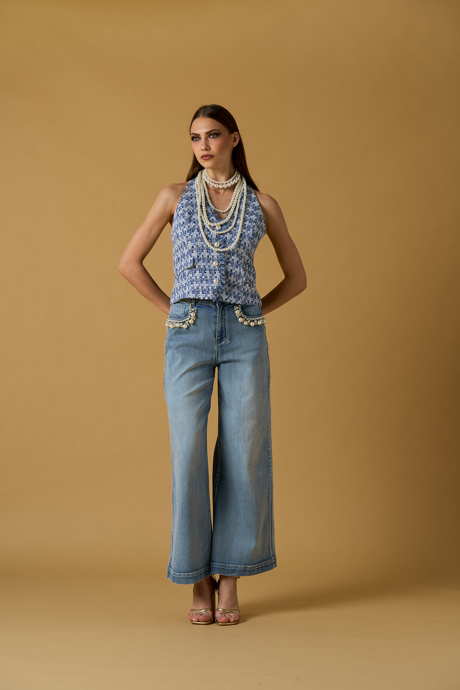 Gilet bouclette con perle - immagine 2