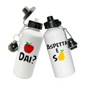 Coppia Borracce  Amore – Me La Dai – Aspetta e Spera – Giochi di Parole – Mela – Pera – Festa Innamorati – Maglietta – SanValentino – Idea Regalo – Regalo per Coppia