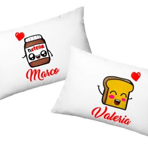 Coppia Federe  Personalizzate – Amore – Pane e Ciocolata – [PERSONALIZZA NOMI] – Festa Innamorati – Cuscino San Valentino- Idea Regalo Fidanzata – Regalo per Coppia