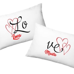 Coppia Federe  Personalizzate – Amore – Love- Federe  di coppia – [PERSONALIZZA NOMI] – Festa Innamorati – Cuscino San Valentino- Idea Regalo Fidanzata – Regalo per Coppia