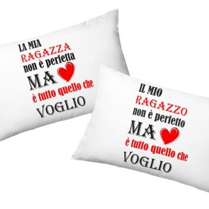 Coppia Federe  Amore – Mio Ragazzo perfetto-Mia ragazza perfetta – Festa Innamorati – Cuscino San Valentino- Idea Regalo Fidanzata – Regalo per Coppia