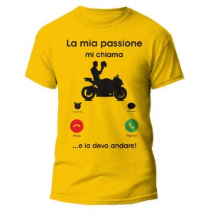 Tshirt Sport Divertente – Motociclista – La Mia Passione mi chiama e io Devo Andare – Idea Regalo Uomo
