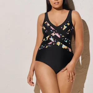 Ysabel Mora costume intero con fantasie floreali