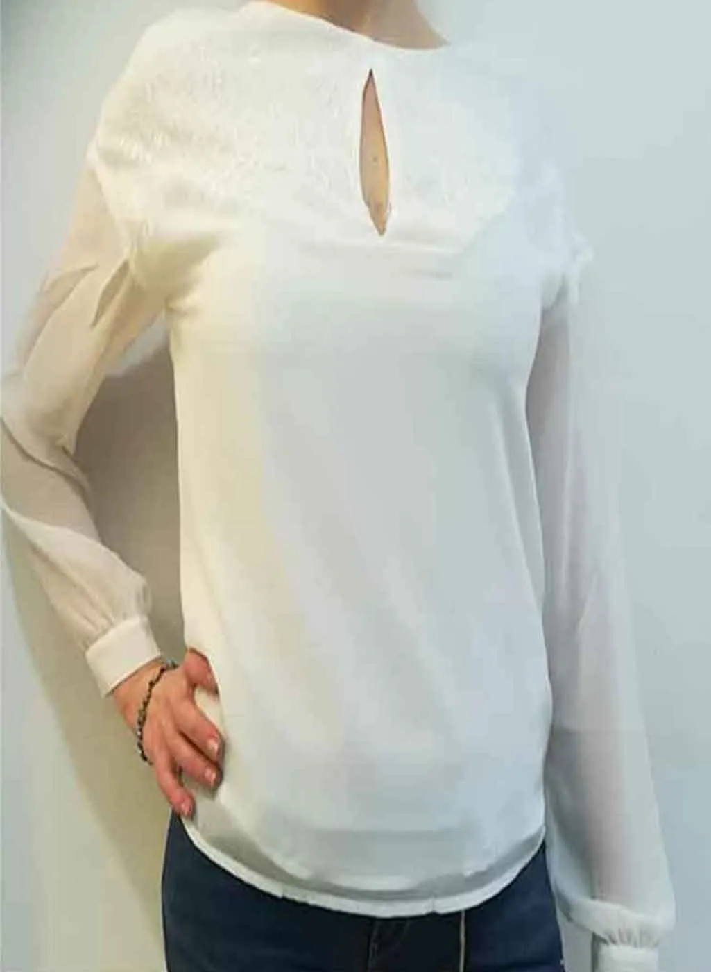 Blusa Guess velata e pizzo Art W93H92W8SL0 - immagine 5