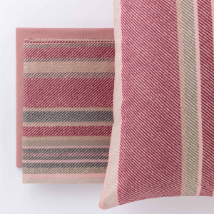 Riviera cpl La Scozia, terra di tradizioni, da sempre identificata nei tartan, nelle sequenze delle linee