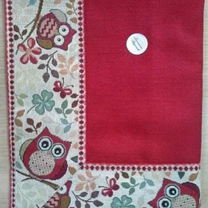 Centrotavola rosso 90×90 cm art.Civetta